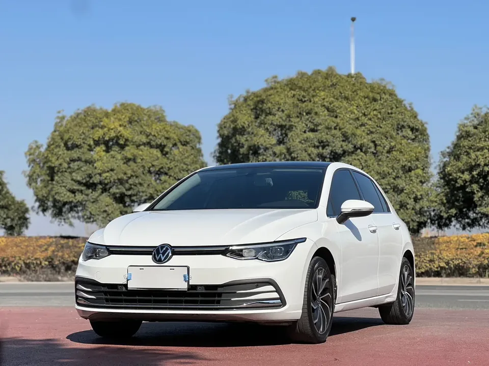 Volkswagen Golf golf 2021 280TSI DSG Pro 2022 — photo 1, buy with delivery to Moscow