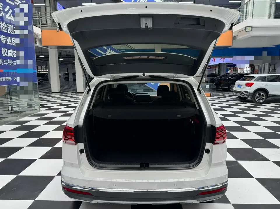 Volkswagen Tharu 2021 Tuyue 330TSI 4WD Luxury Edition 2022 — миниатюра 4
