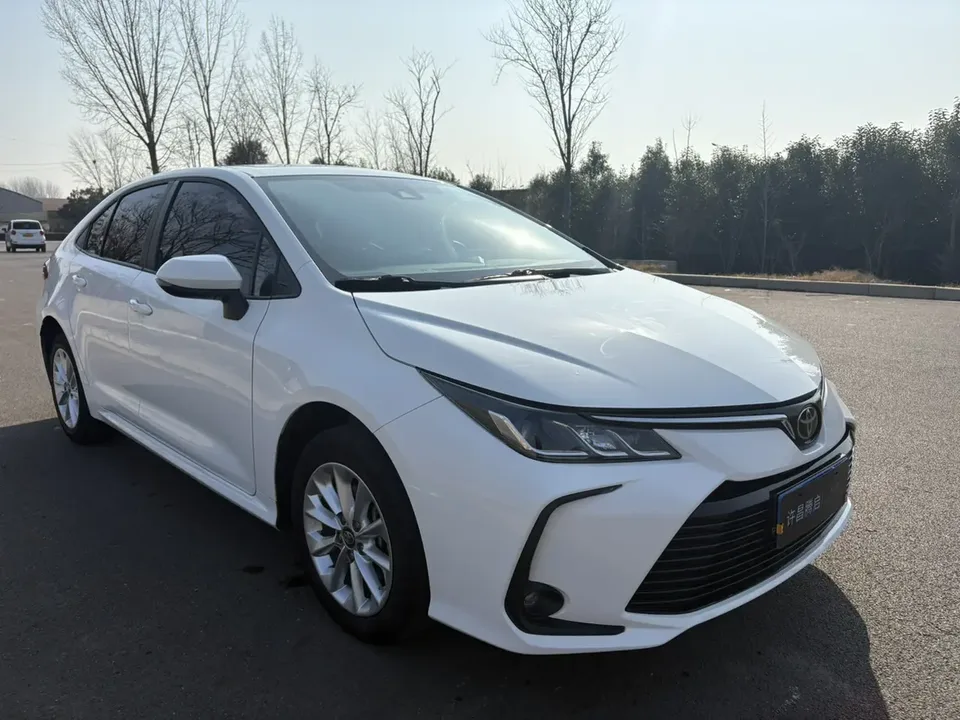 Toyota Corolla 1.2T S-CVT Elite PLUS Edition 2022 — миниатюра 3