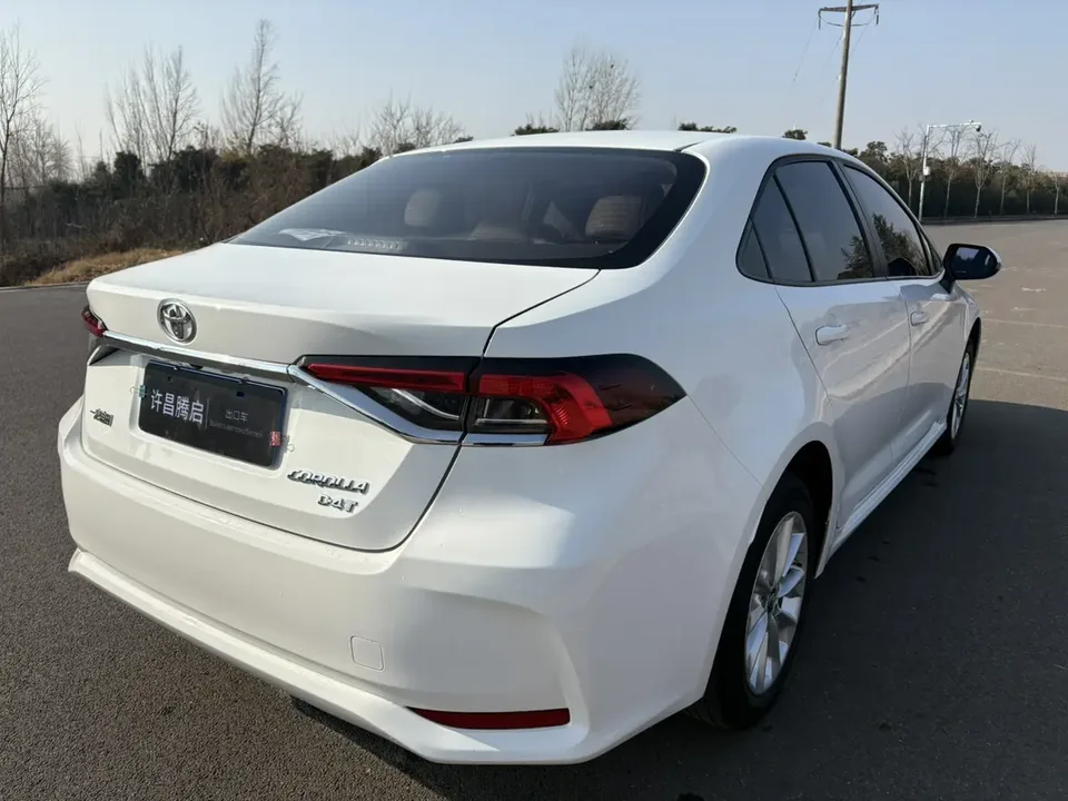 Toyota Corolla 1.2T S-CVT Elite PLUS Edition 2022 — миниатюра 4