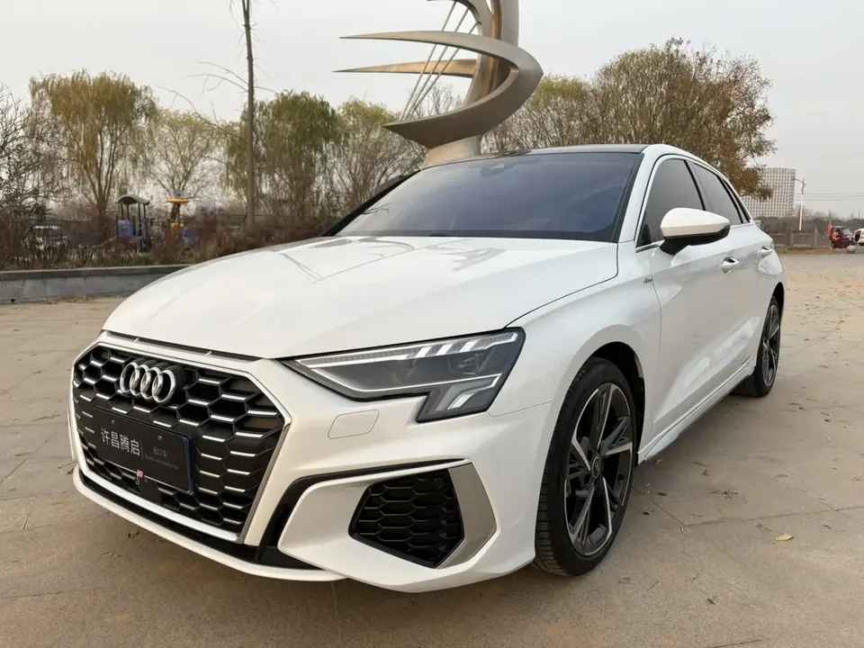 Audi A3 Sportback 35 TFSI stylish and sporty 2022 — фото 1, купить с доставкой в Москву
