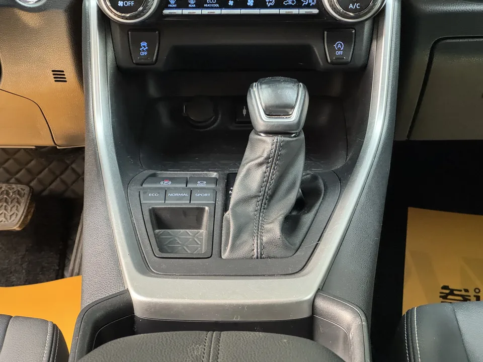Toyota Willanda Weilanda 2022 2.0L two-wheel drive luxury version 2023 — миниатюра 3