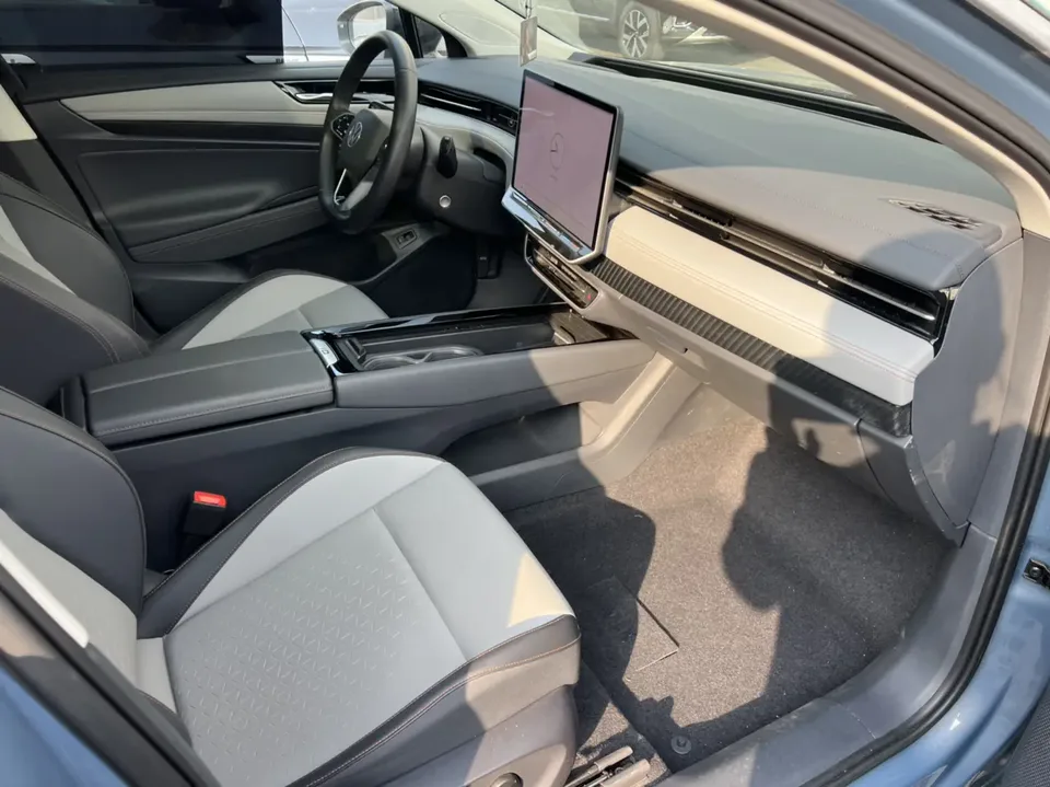 Volkswagen ID.7 VIZZION ID.7 VIZZION 2024 AIR version 2024 — миниатюра 2