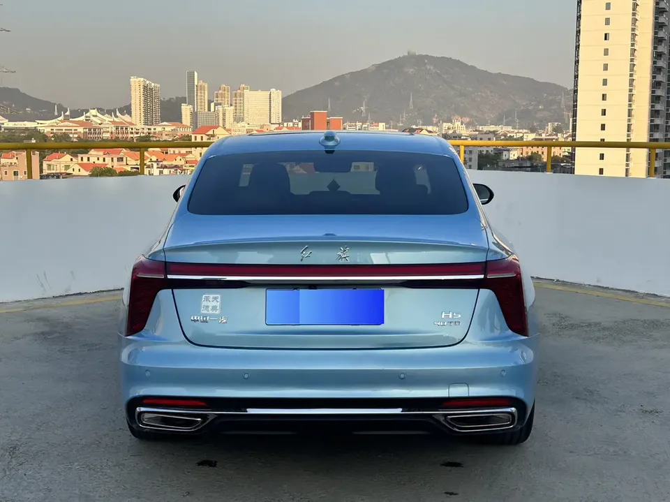 Hongqi H5 Hongqi H5 2023 2.0T Automatic Intelligent Connection Flagship Edition 2022 — миниатюра 2