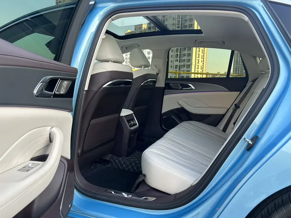 Hongqi H5 Hongqi H5 2023 2.0T Automatic Intelligent Connection Flagship Edition 2022 — миниатюра 3