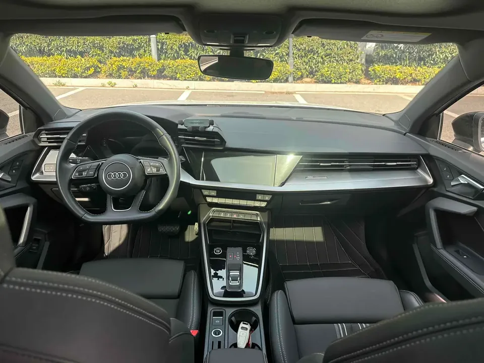 Audi A3 Sportback 35 TFSI stylish and sporty 2023 — миниатюра 3