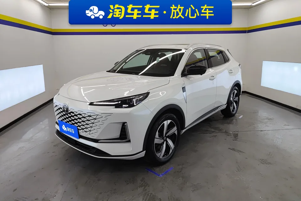 Changan CS55 Plus Changan CS55 PLUS 2024 third generation 1.5T DCT premium model 2023 — фото 1, купить с доставкой в Москву