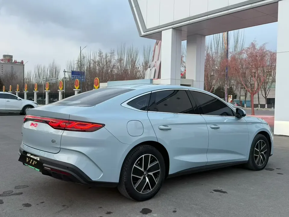 BYD Qin L DM Intelligent Driving Edition DM-i 120KM Leading Edition 2025 — миниатюра 3
