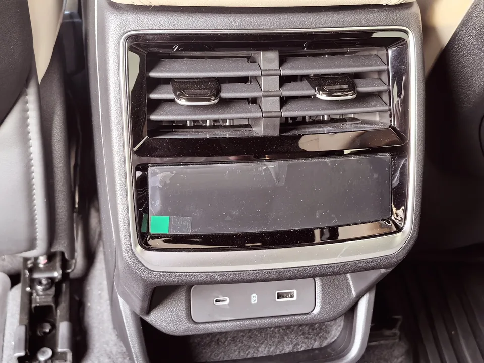 Geely Monjaro Xingyue L 2025 2.0TD High Power Automatic 2WD Dongfang Yao Lanxing Edition 2025 — миниатюра 4