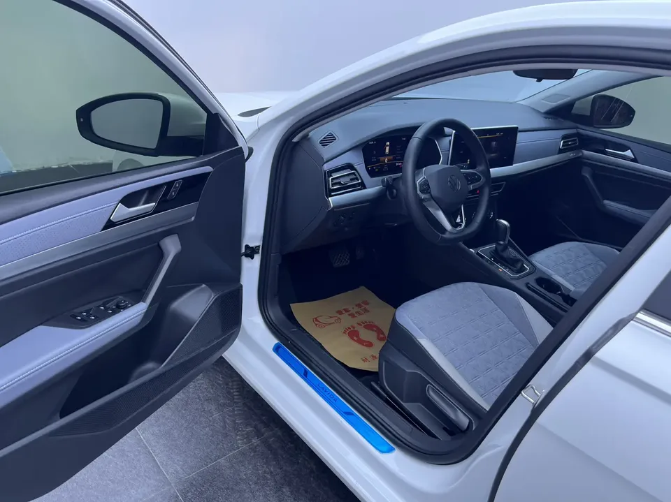Volkswagen Lavida 300TSI DSG Full Edition 2024 — миниатюра 3