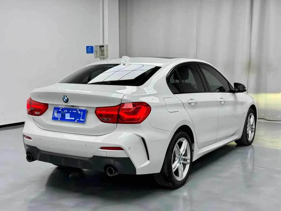 BMW 1 Series facelift 120i M Sport Night Edition 2022 — миниатюра 2