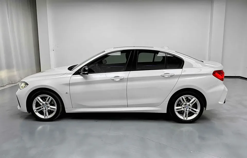 BMW 1 Series facelift 120i M Sport Night Edition 2022 — миниатюра 4