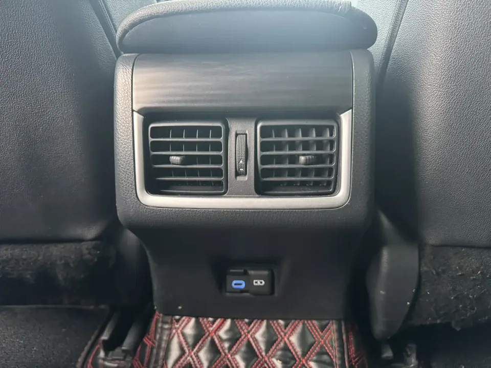 Toyota Camry 2.0G Deluxe Edition 2023 — миниатюра 3