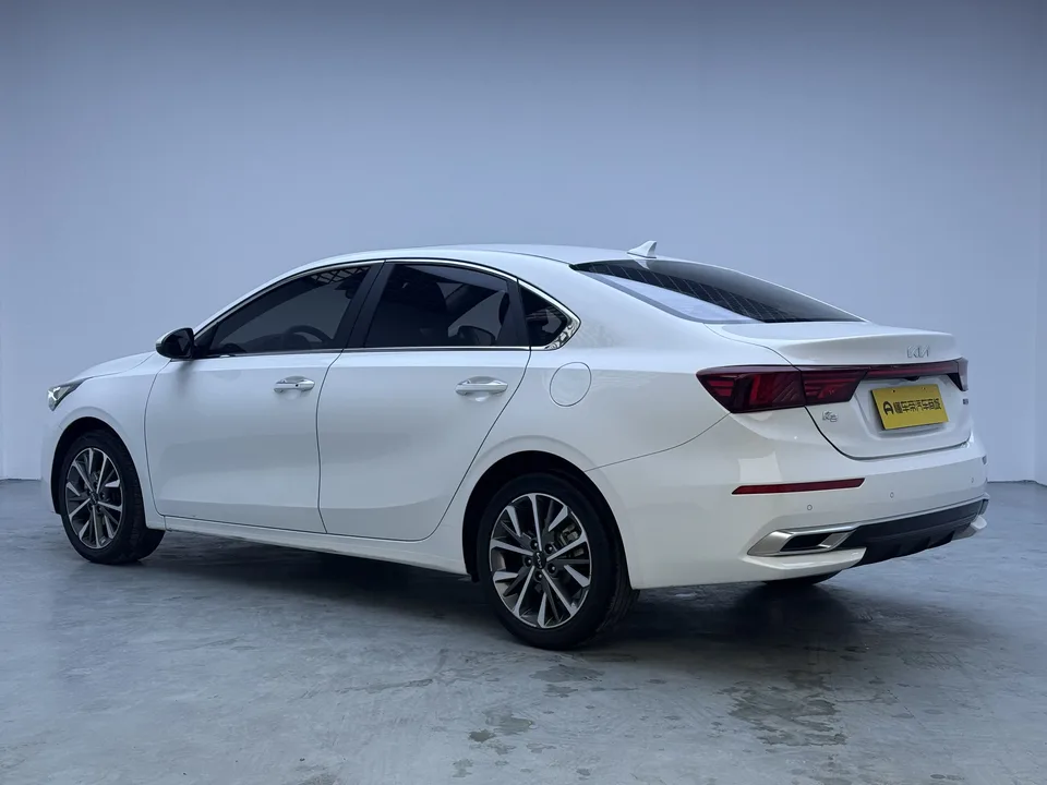 Kia K3 facelift 1.5L CVT fashion version 2023 — миниатюра 2