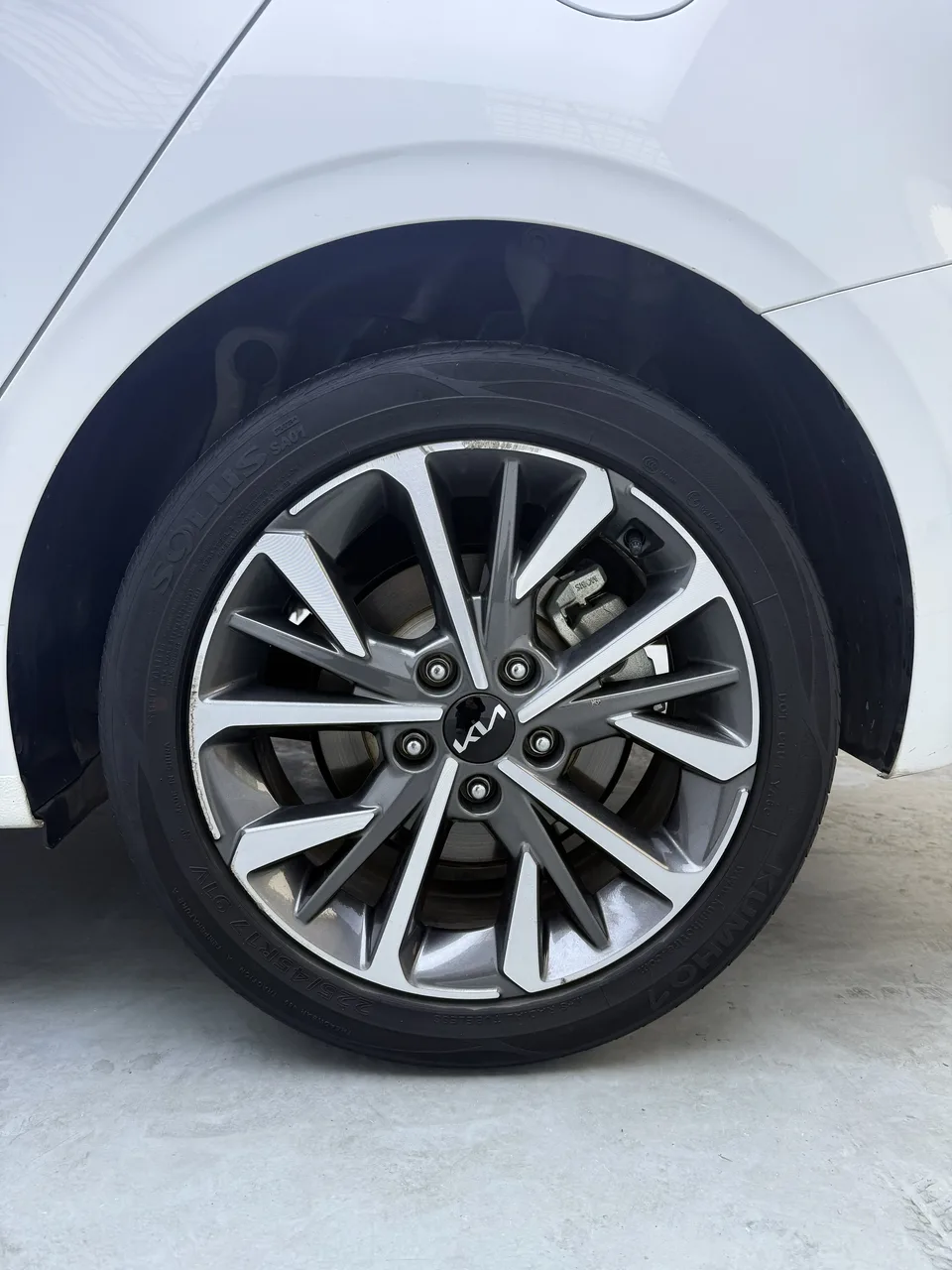 Kia K3 facelift 1.5L CVT fashion version 2023 — миниатюра 3
