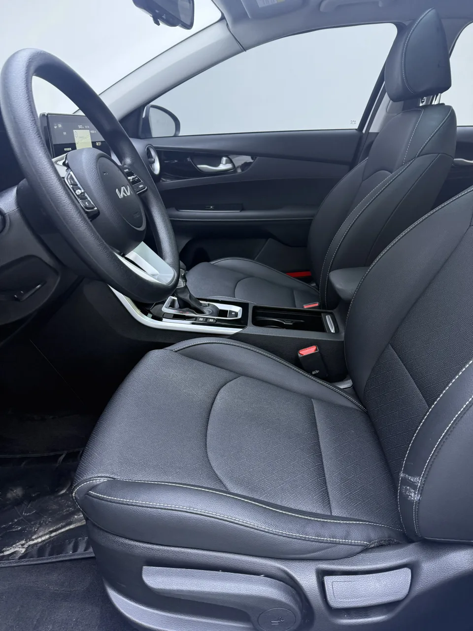 Kia K3 facelift 1.5L CVT fashion version 2023 — миниатюра 5