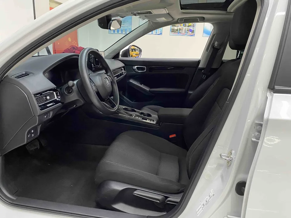 Honda Integra 240TURBO CVT Leading Edition 2023 — миниатюра 3