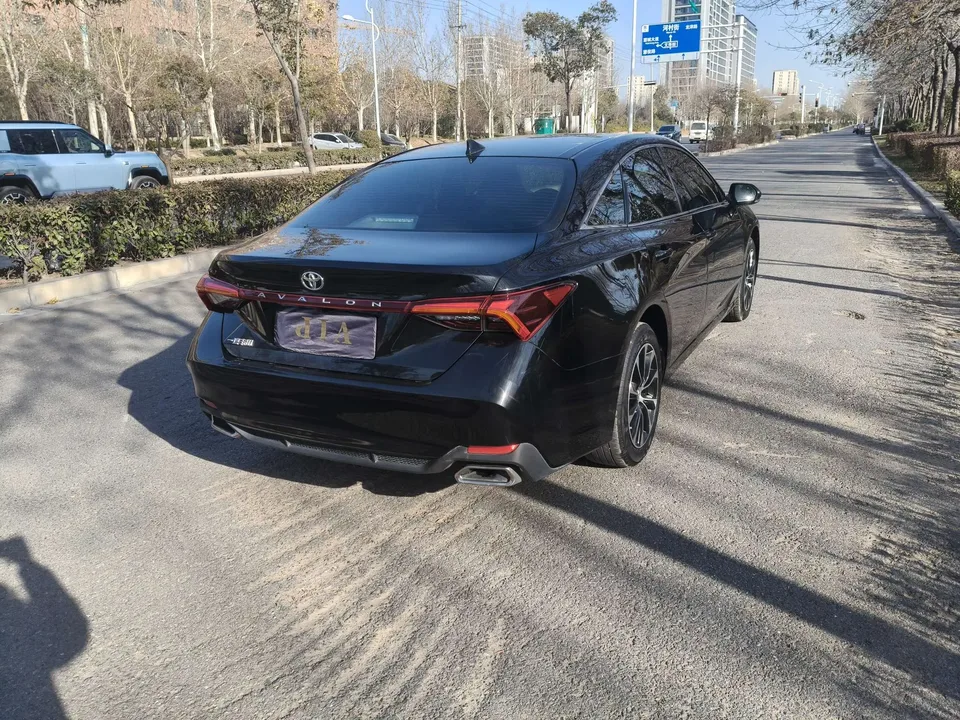 Toyota Avalon 2.0L Enterprising Edition 2023 — миниатюра 2