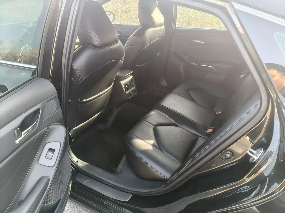Toyota Avalon 2.0L Enterprising Edition 2023 — миниатюра 4