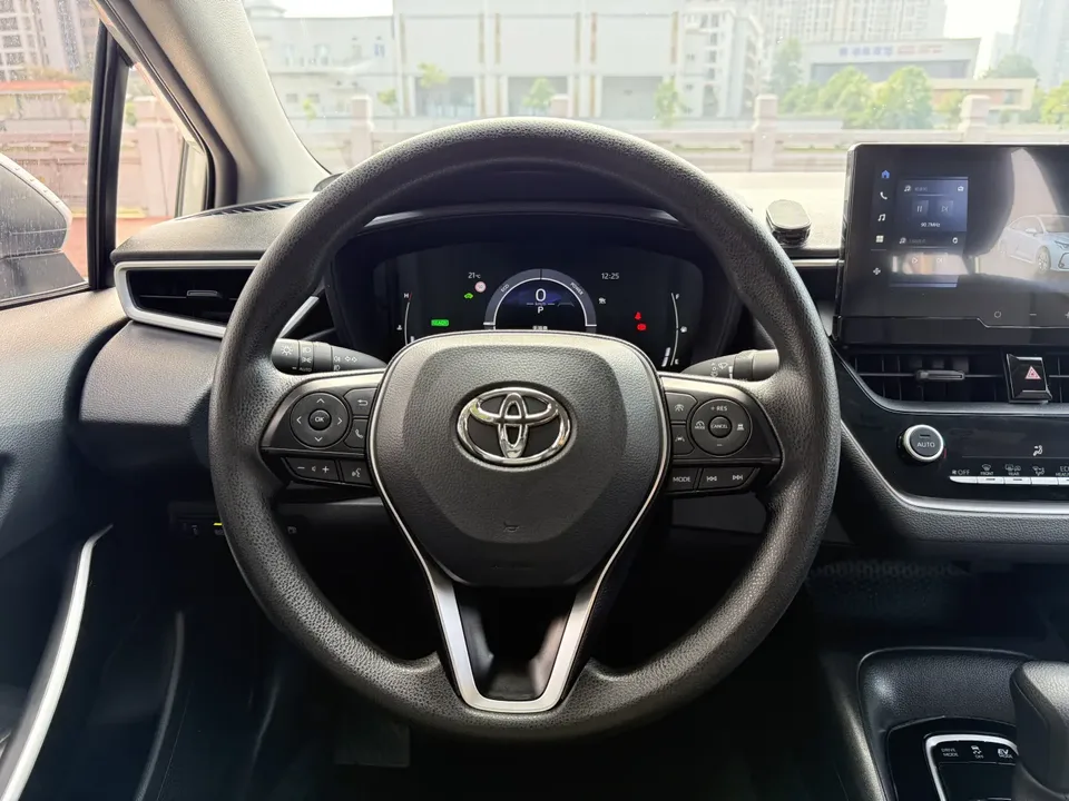 Toyota Corolla Intelligent Electric Hybrid Dual Engine 1.8L E-CVT Pioneer Edition 2024 — миниатюра 3