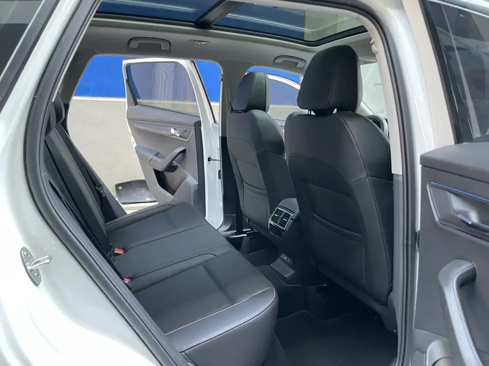 Skoda Karoq TSI280 Exclusive Edition 2023 — миниатюра 5