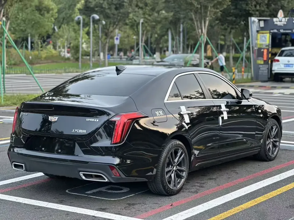 Cadillac CT4 28T luxury model 2022 — миниатюра 2