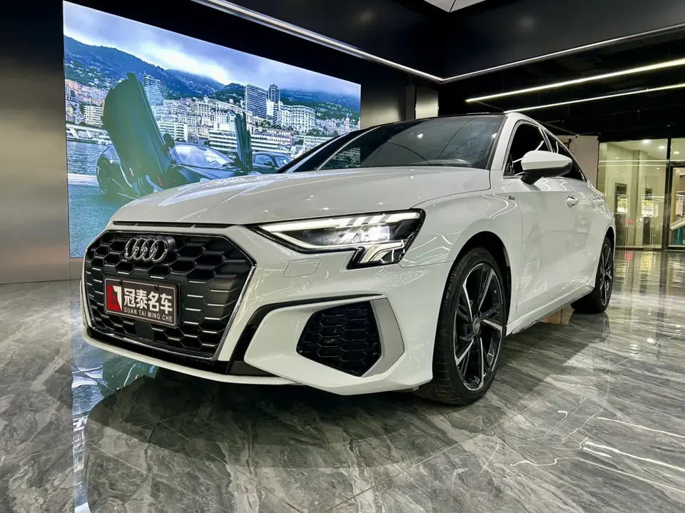 Audi A3 A3L Limousine 35 TFSI Fashion Sports 2022 — фото 1, купить с доставкой в Москву