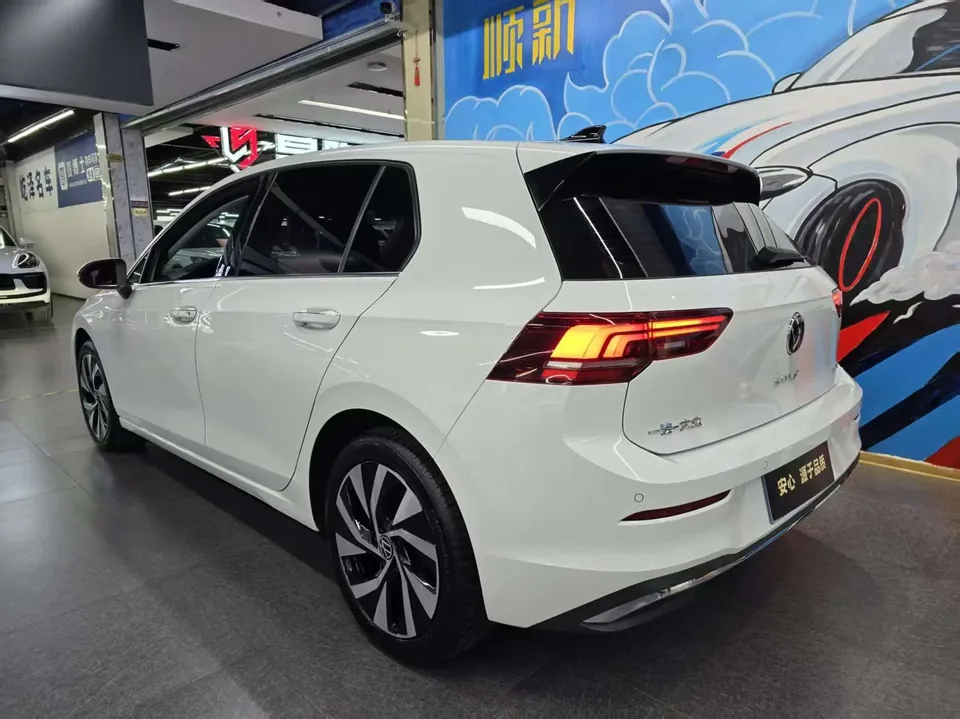 Volkswagen Golf 2026 Golf 300TSI Pro 2025 — миниатюра 3