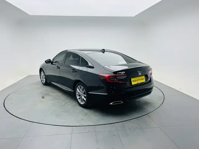 Honda Accord Accord 2022 260TURBO Deluxe Edition 2022 — миниатюра 2