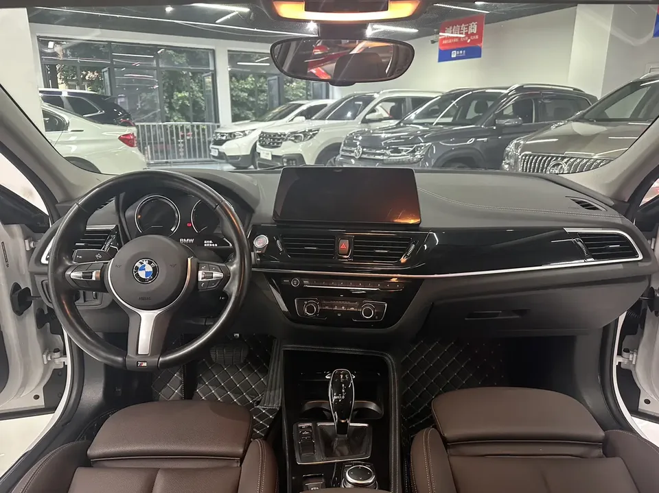BMW 1 Series 1 Series 2021 facelift 120i M Sport Night Edition 2023 — thumbnail 3