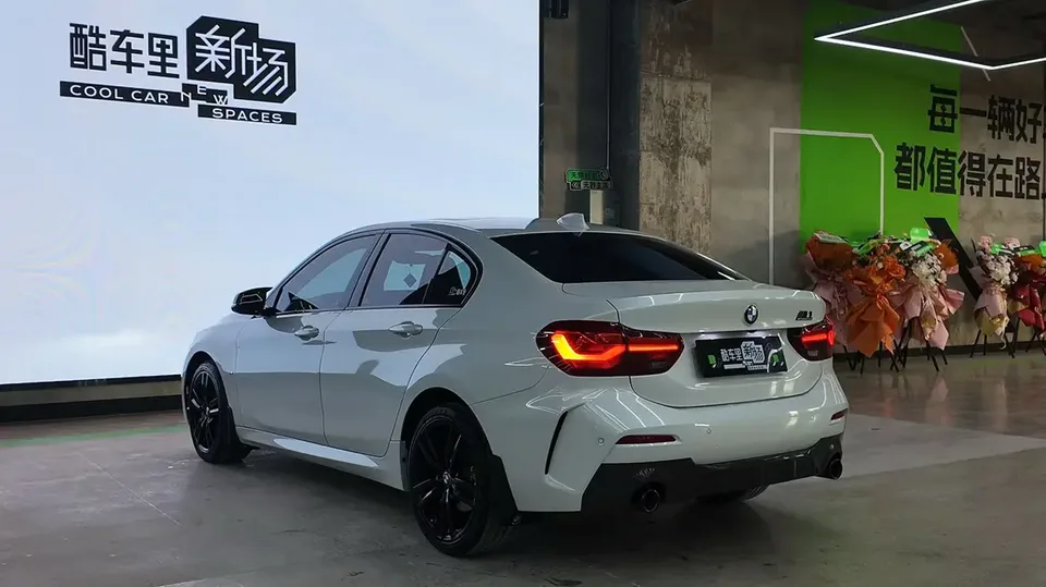 BMW 1 Series BMW 1 Series 2023 125i M Sport Night Edition 2023 — миниатюра 2