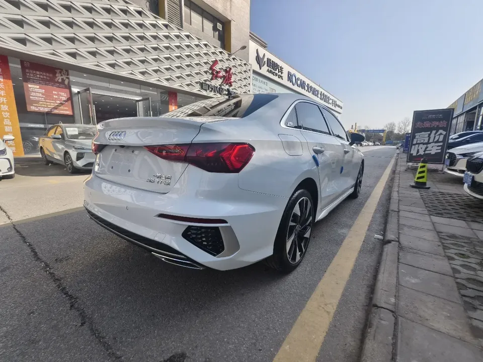 Audi A3 A3L Limousine 35 TFSI Fashion Sports 2023 — миниатюра 2