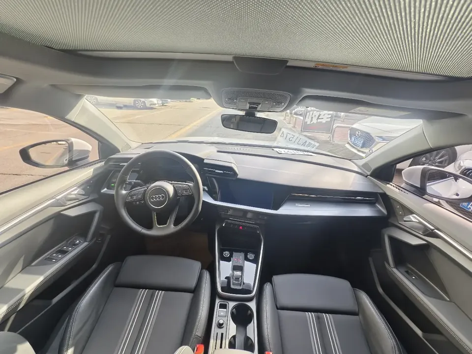 Audi A3 A3L Limousine 35 TFSI Fashion Sports 2023 — миниатюра 5