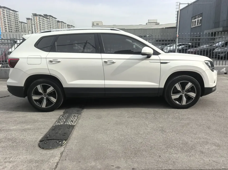 Volkswagen Tharu 280TSI 2WD Comfort Edition 2023 — миниатюра 2