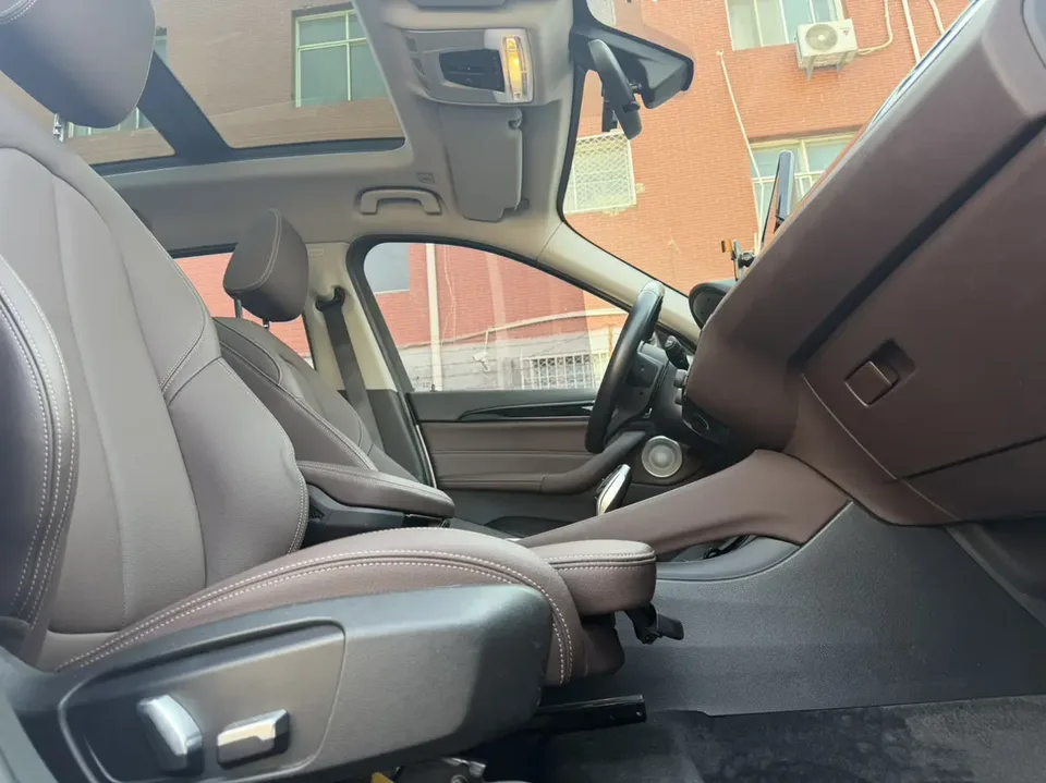 BMW X1 BMW X1 2022 sDrive25Li Leading Edition 2023 — миниатюра 4