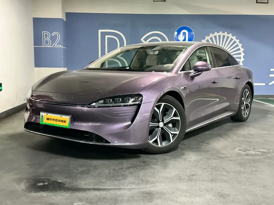 Luxeed SmartS7 SmartS7 2025 Pro rear-wheel drive long-range version 2024 — photo 1, buy with delivery to Moscow