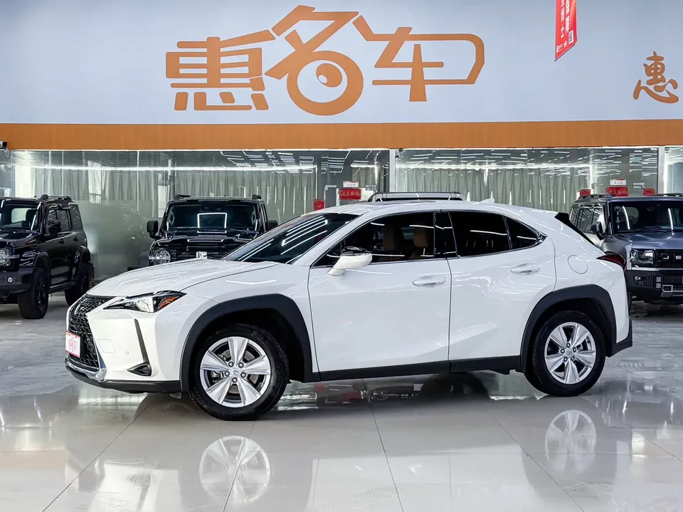 Lexus UX 2023