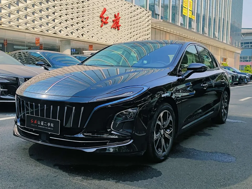 Hongqi E-QM5 2024