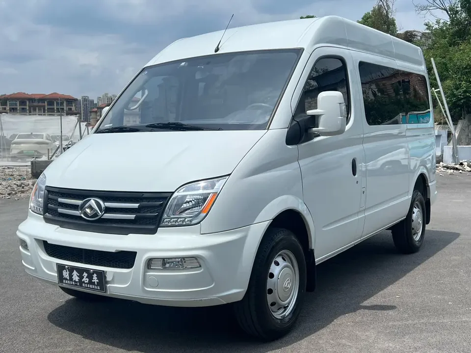Datong Xintu V80 Xintu V80 2023 2.0T manual classic Aoyuntong short shaft mid-top 5/6 seats 2024 — фото 1, купить с доставкой в Москву