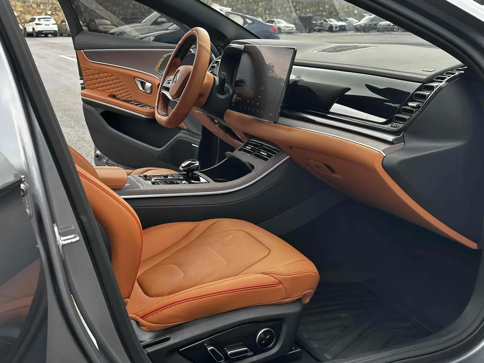 BYD Han DM DM-i 242KM flagship model 2023 — миниатюра 3