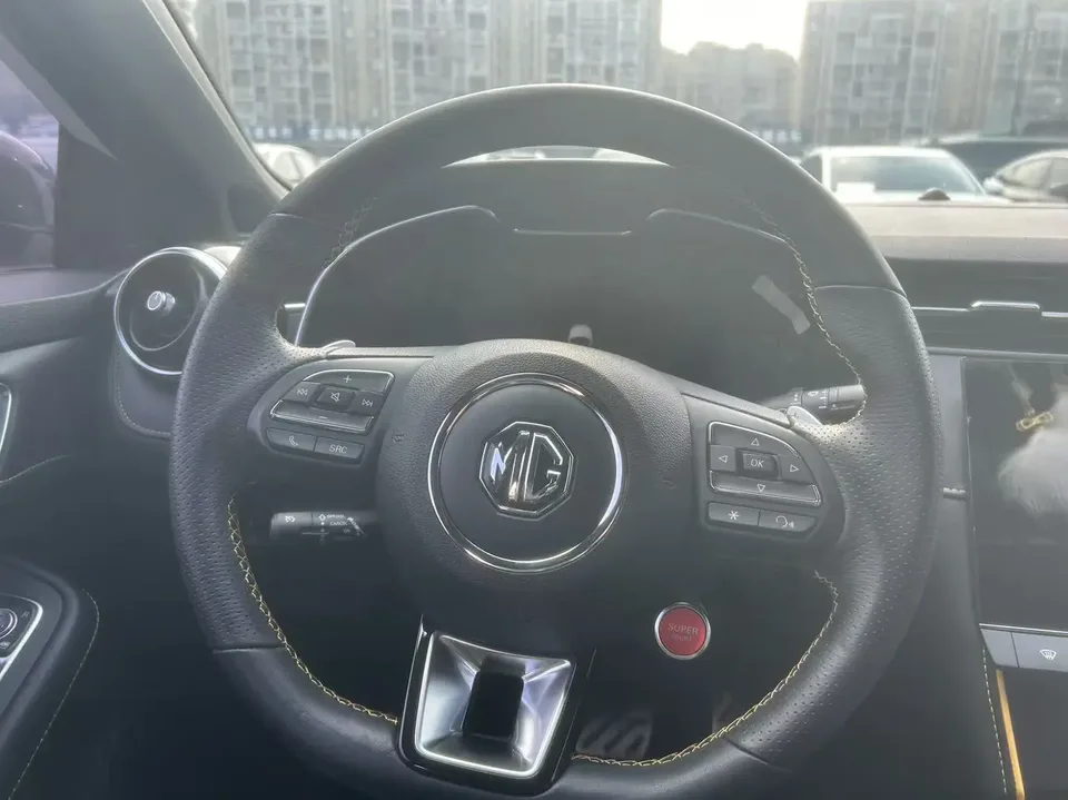 MG 6 Pro 1.5T Automatic Trophy Deluxe Edition 2023 — миниатюра 3