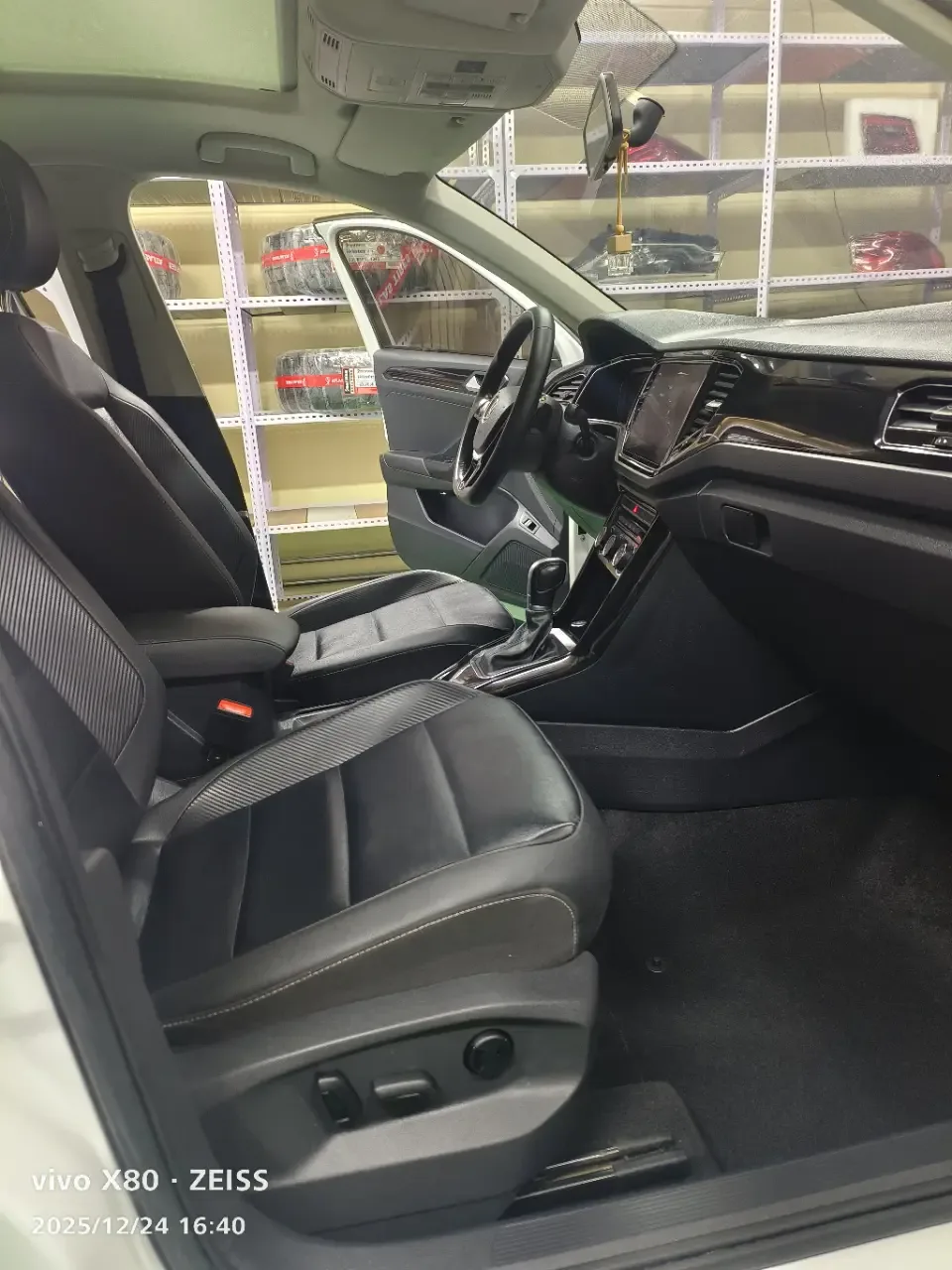 Volkswagen T-Roc Tanyue 280TSI DSG 2WD Elite PLUS 2022 — миниатюра 2