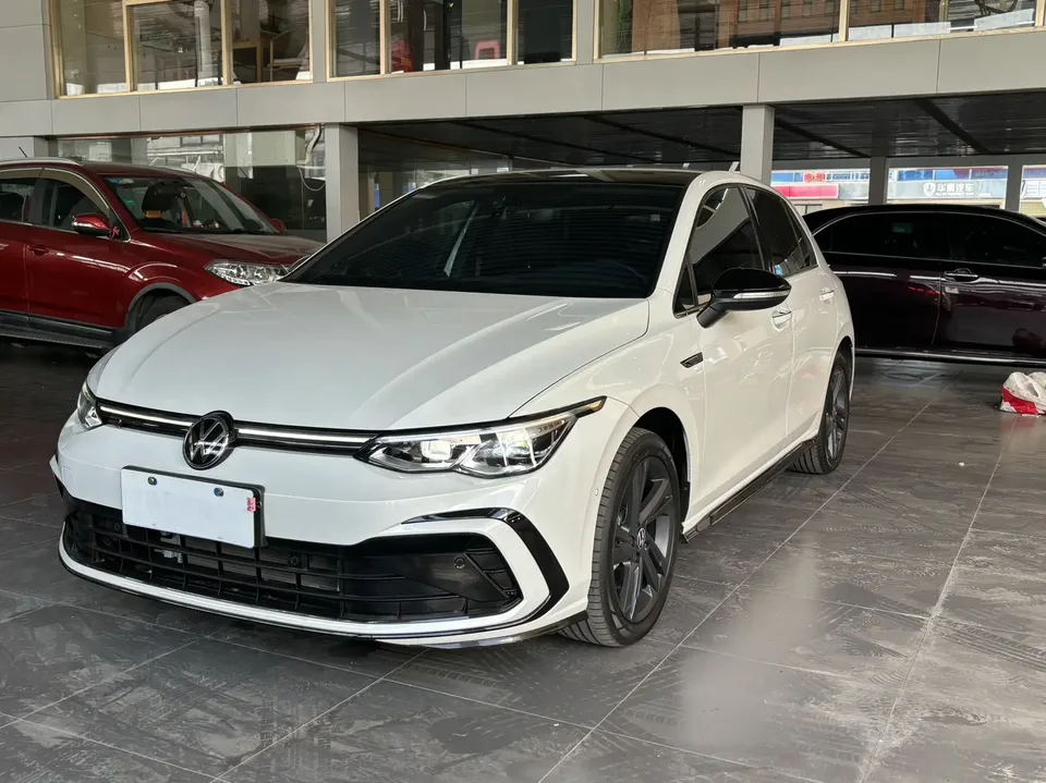 Volkswagen Golf Golf 2023 facelift 280TSI DSG R-Line Lite 2024 — photo 1, buy with delivery to Moscow