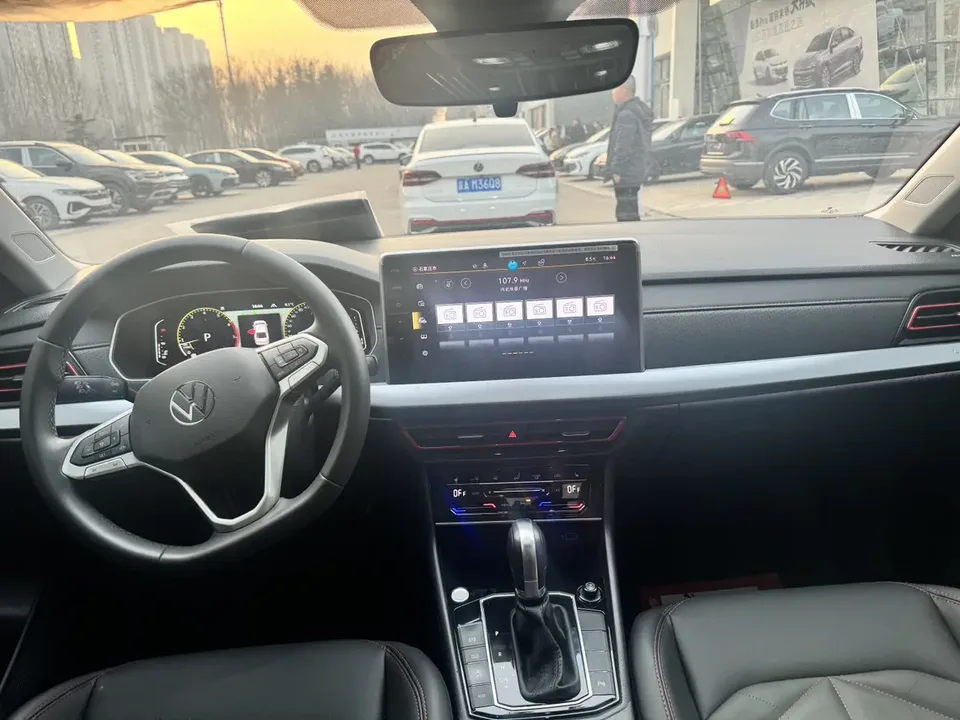 Volkswagen Lavida Lavida 2024 300TSI DSG Manyi Edition 2025 — миниатюра 2