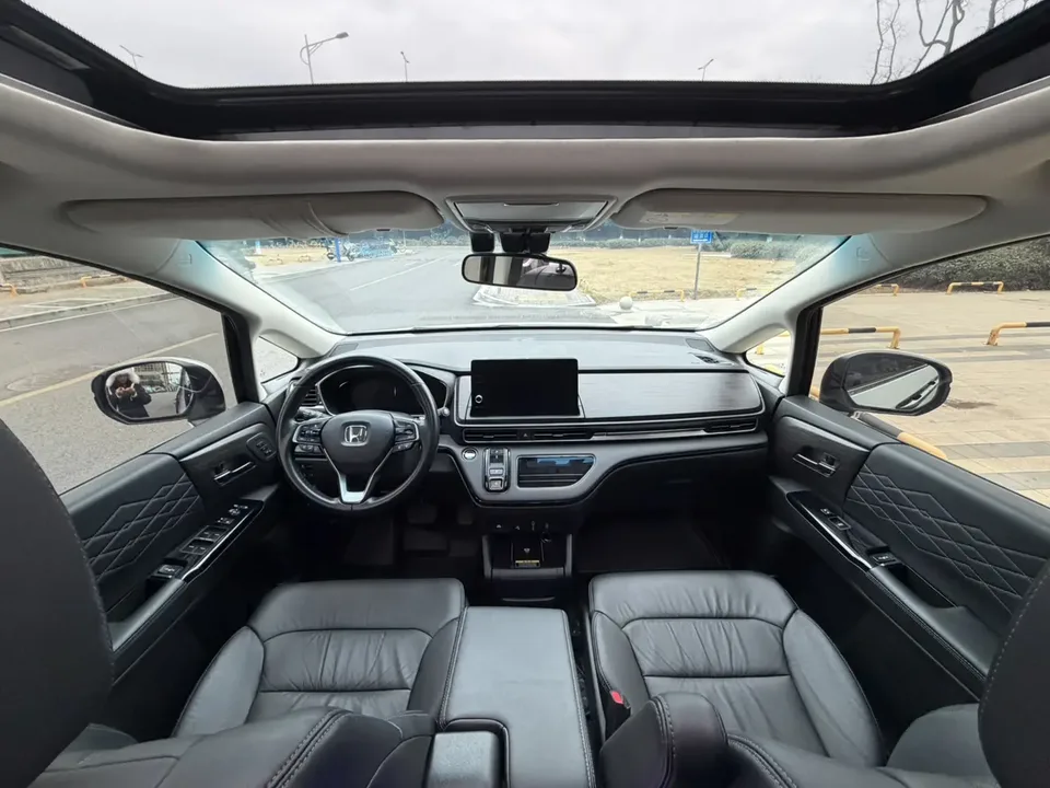 Honda Elysion Alison 2022 Alison 2022 2.0L Hybrid Extreme Edition 2023 — thumbnail 4