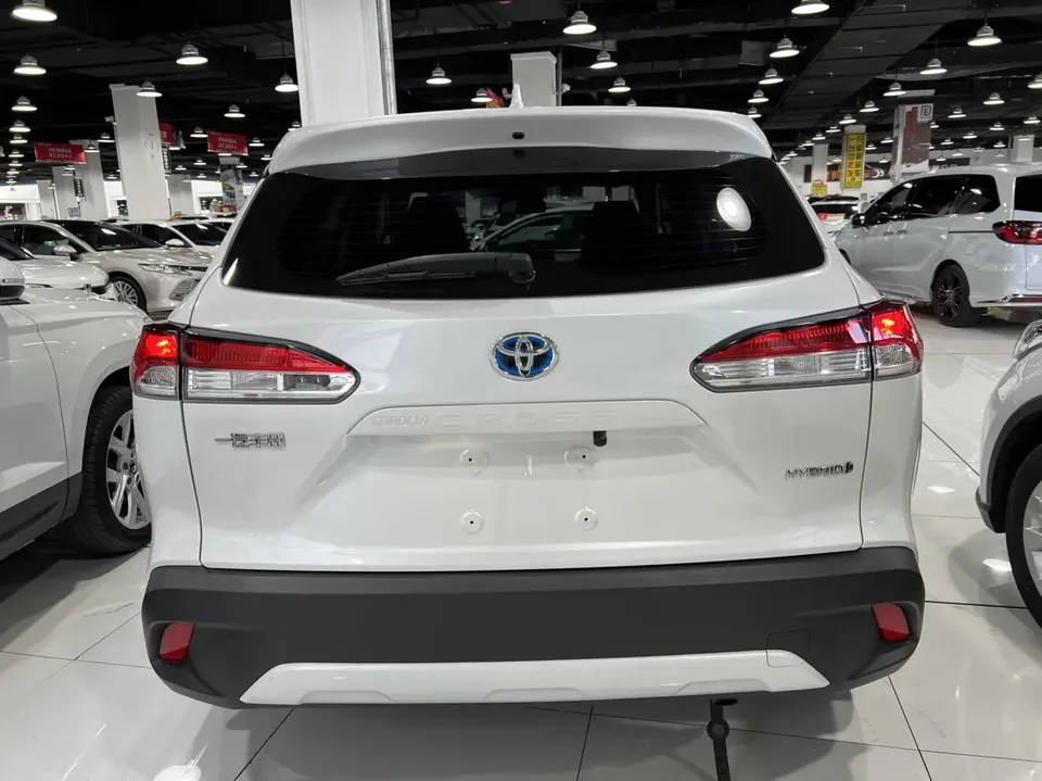 Toyota CorollaCross 2.0L Intelligent Electric Hybrid Dual Engine Flagship Edition 2024 — миниатюра 2