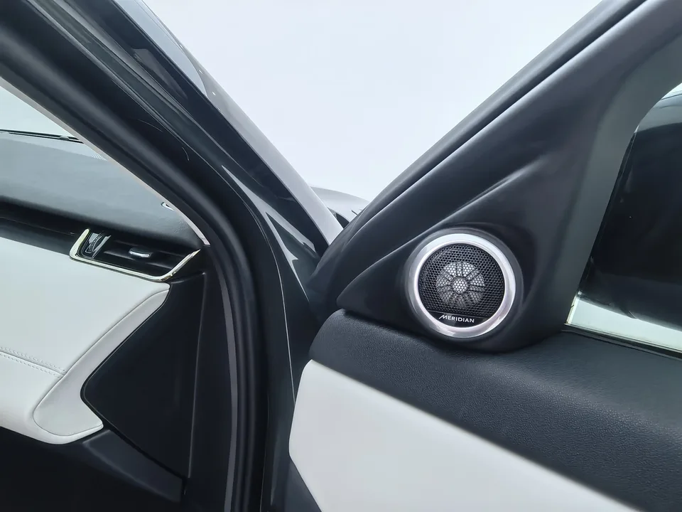 Land Rover Range Rover Evoque Range Rover Evoque 2021 Aurora L 249PS R-Dynamic First Edition 2022 — thumbnail 4