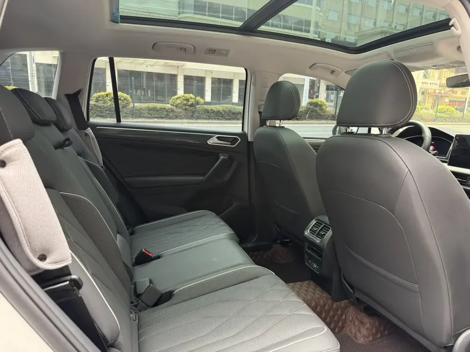 Volkswagen Tiguan L Tiguan L 2022 330TSI Automatic 2WD R-Line Enjoy Edition 2022 — миниатюра 5