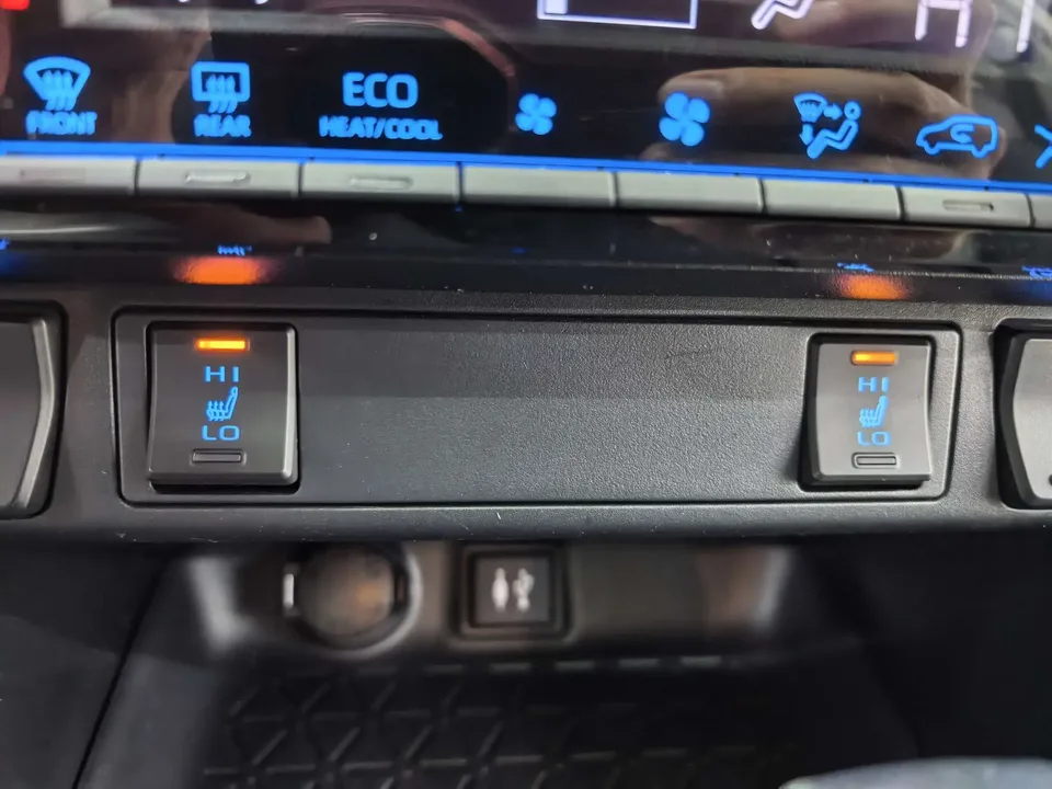 Toyota RAV4 RAV4 2022 2.0L CVT 4WD Premium Edition 2022 — thumbnail 3