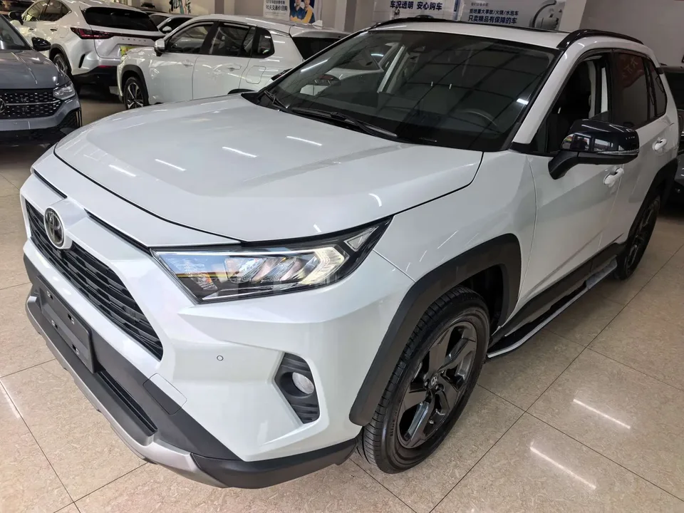 Toyota RAV4 RAV4 2022 2.0L CVT 4WD Premium Edition 2022 — photo 1, buy with delivery to Moscow